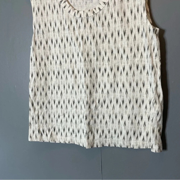 Banana Republic Malibu tee printed design sleeveless tank women’s size small - Picture 3 of 10